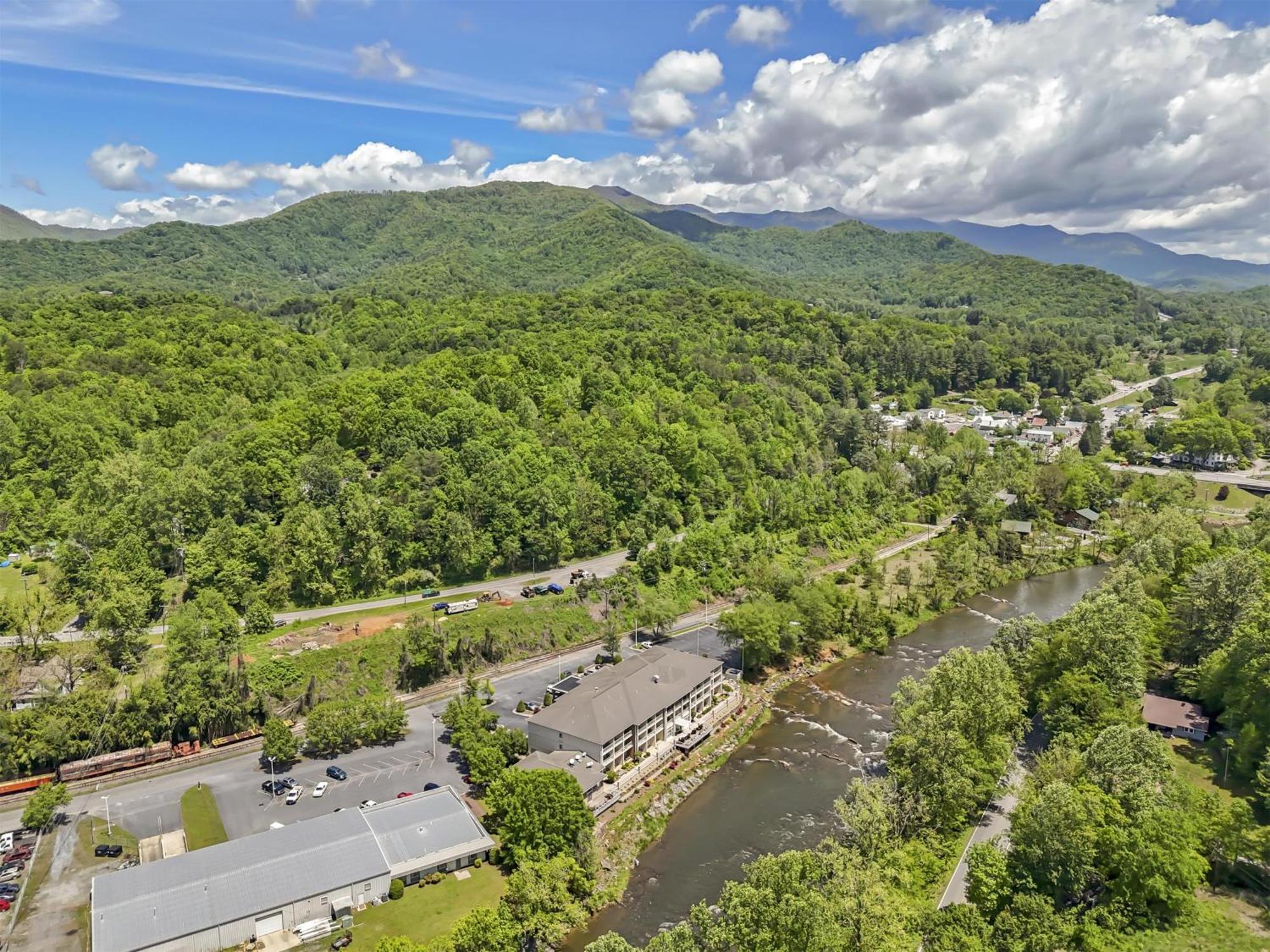 Best Western Plus River Escape Sylva / Dillsboro Exteriér fotografie