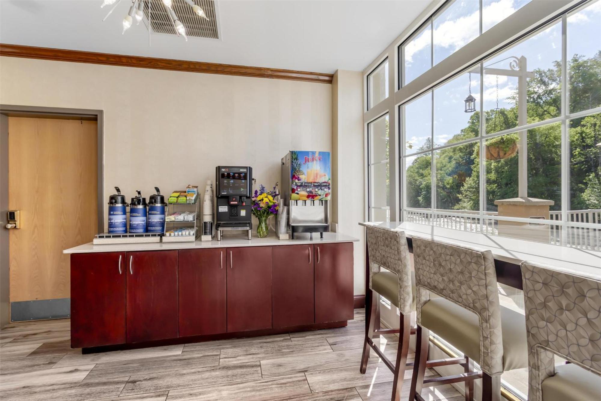 Best Western Plus River Escape Sylva / Dillsboro Exteriér fotografie
