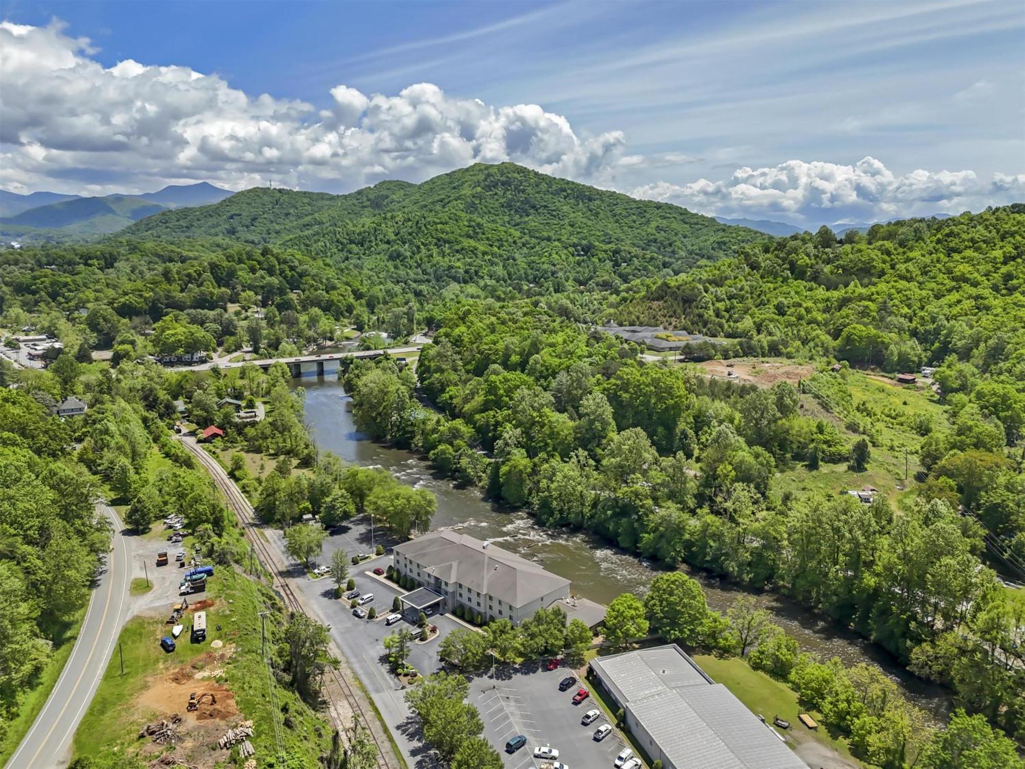 Best Western Plus River Escape Sylva / Dillsboro Exteriér fotografie