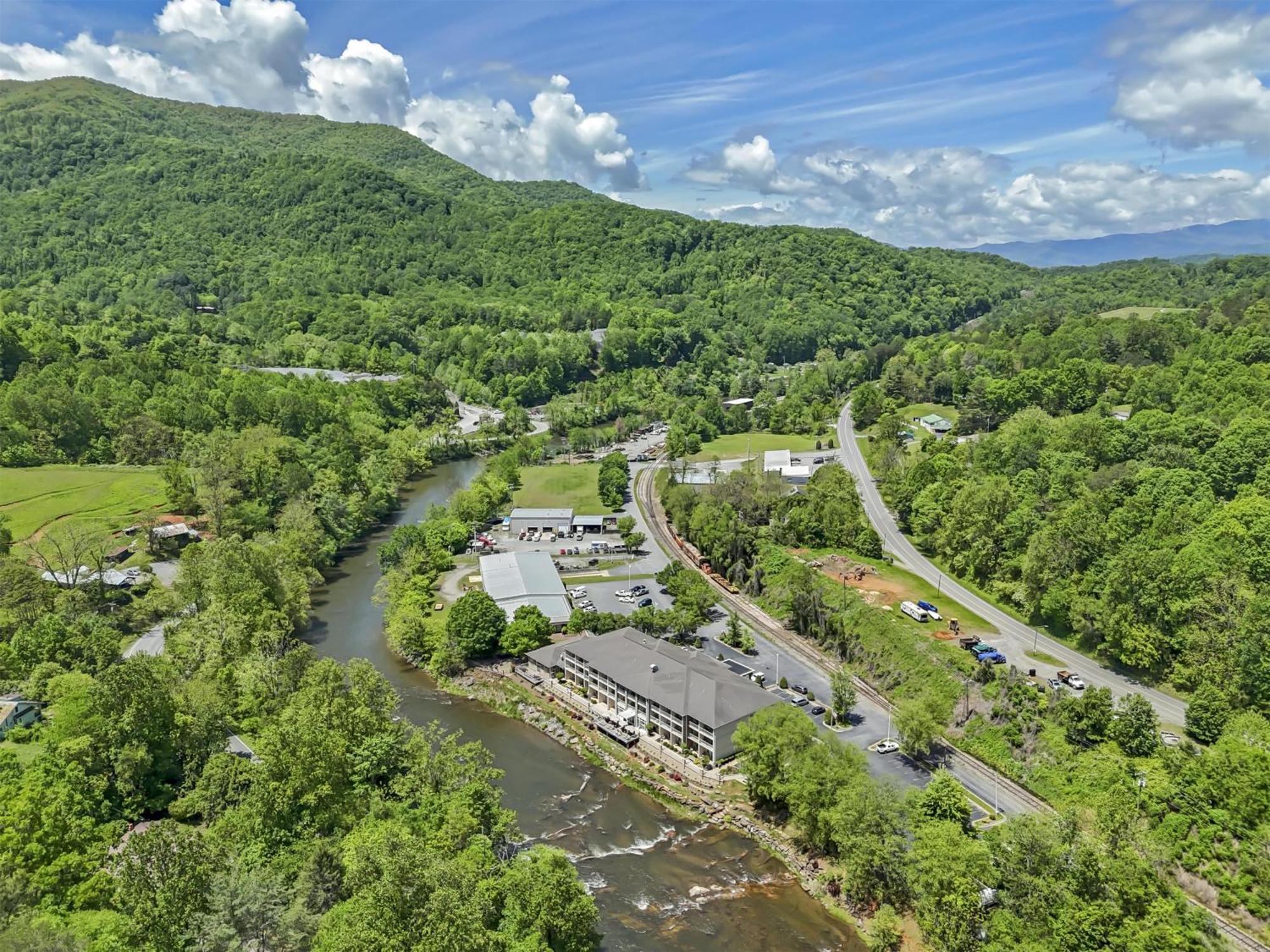 Best Western Plus River Escape Sylva / Dillsboro Exteriér fotografie